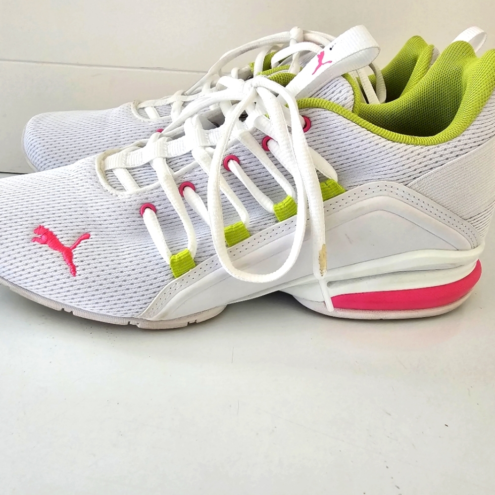 Puma Womens Axelion 195394-01 size 9 pre-owned